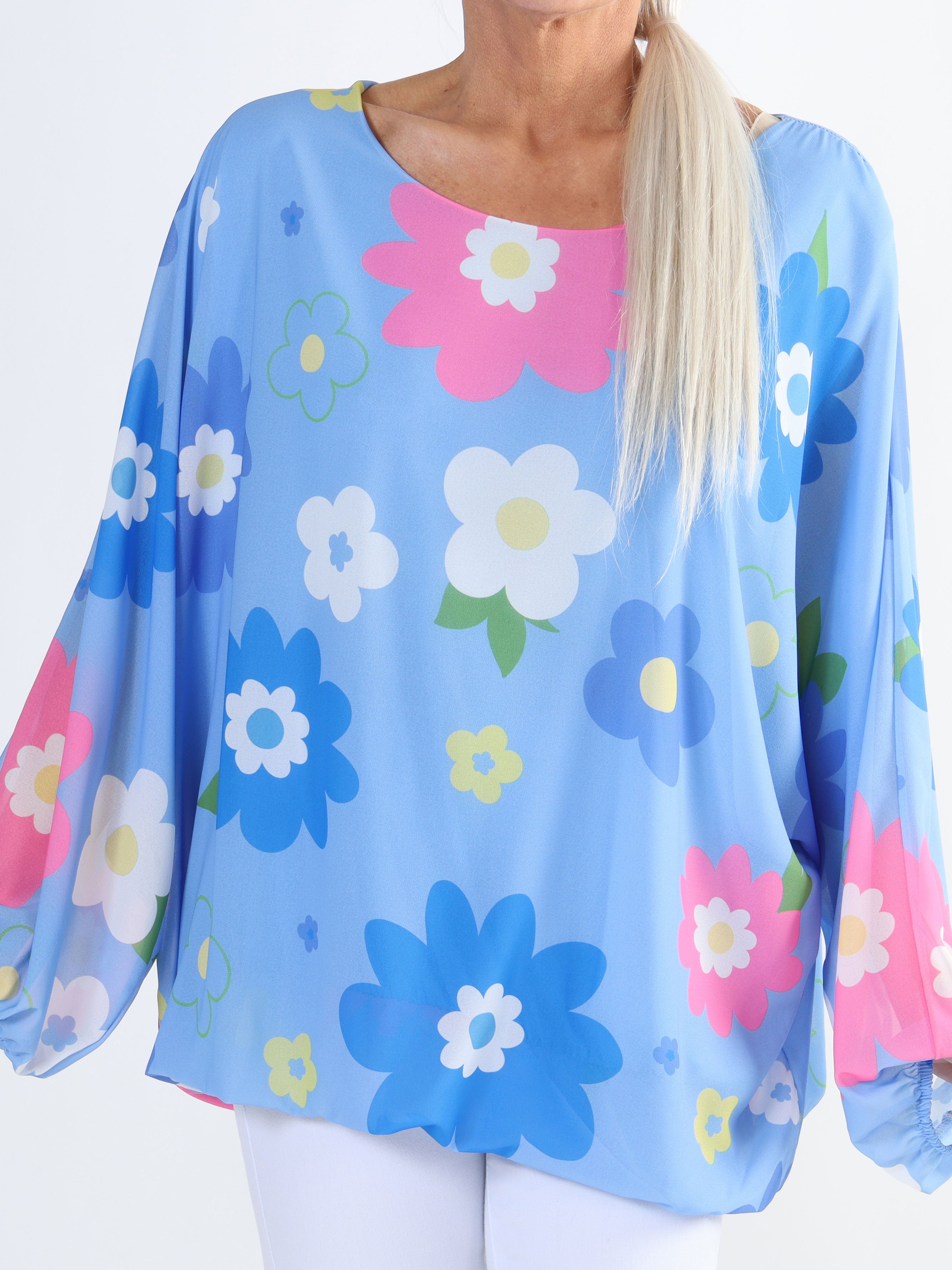Destiny Flower - Plus size bluse i chiffon med blomstermotiver